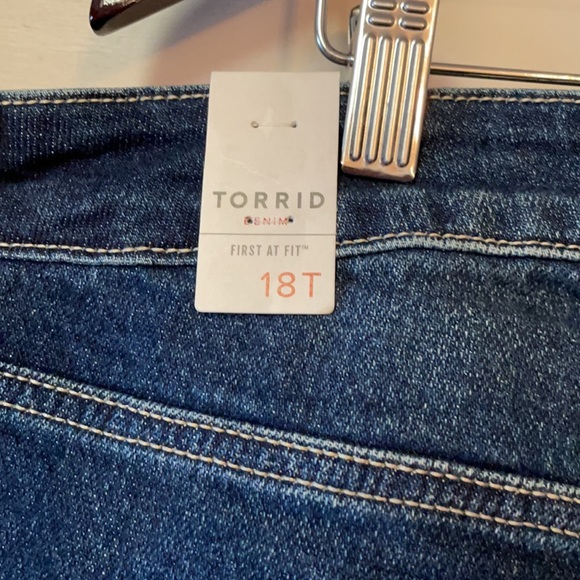 NWT Torrid High-Rise Straight Denim Jeans Frayed Hem Size 18T. - Picture 9 of 14